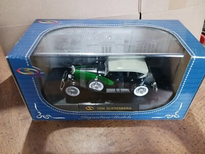 1934 Duesenberg Black & Green 1:32 Scale by SIGNATURE MODELS Car Toy - Image 1 of 4