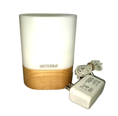 Difusor de aceites esenciales doTERRA Lumo base de arce cambiante de color con adaptador de CA Foto 1 de 4