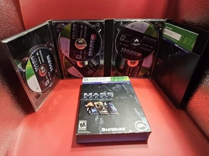 Mass Effect 1, 2 y 3 Trilogy Bundle (Microsoft Xbox 360) N7 Edición Limitada  - Imagen 1 de 1