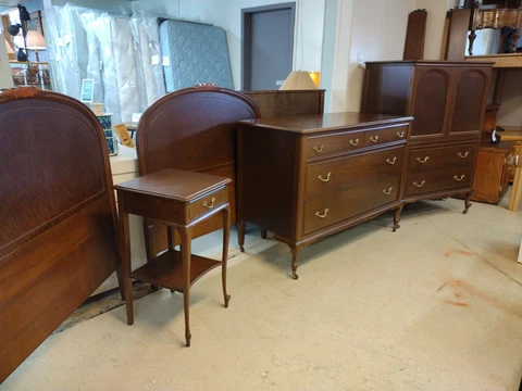 Antique Burl Wood Twin Bedroom Suite by Widdicomb Cover