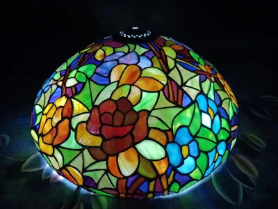 Reproducción antigua pantalla Tiffany (exenta de impuestos de EE. UU.) Foto 1 de 4