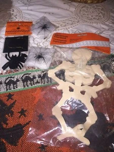 Halloween Garland ~ Skelton (12'), Spiders (8'), and 2 Spiders w/Webs ~ Unopened - Imagen 1 de 4
