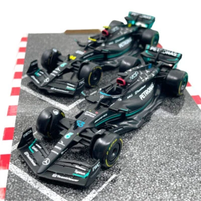 Set Modellini F1 Bburago 1/43 Mercedes AMG W14 E Performance L. Hamilton #44-... - Immagine 1 di 4