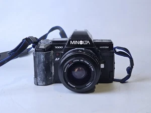 Minolta Maxxum 7000 w/35-70mm Lens - Picture 1 of 6
