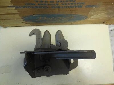 NOS 1970 FORD GALAXIE LTD CUSTOM 500 HOOD LATCH D0AZ-16700-D - Image 1 of 3