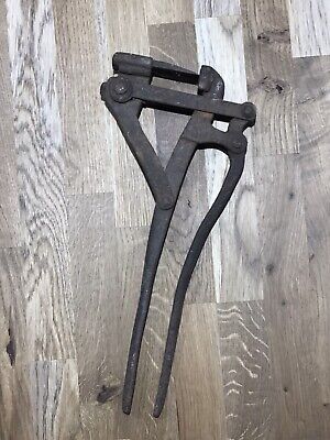Antique Cast Wrought Iron Cutter / Cutting Hand Tool • 35£