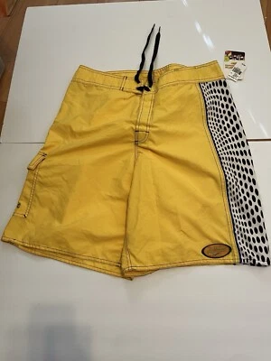 Quicksilver, Yellow Submarine Beatles, Pantalones Cortos, Nuevos, Como Está-Ver Fotos, Talla 33 Foto 1 de 4