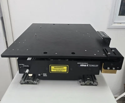 Aislador vibratorio rigidez negativa tecnología Minus K 25BM-6C (13") Foto 1 de 4