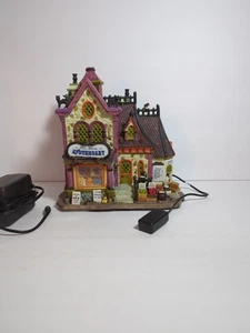 2008 Lemax Spooky Town Farmacia Luna Piena Illuminata Animata con Scatola *LEGGI* - Foto 1 di 8