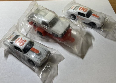 Ertl 2 Camaro Z 28 Hardee's Road Runner Chevy Fleetside Diecast 1:64 NUEVO Foto 1 de 2