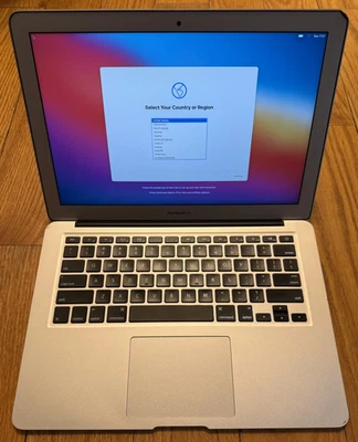 Apple 13in MacBook Air - Early-2014 - 1.4GHz i5 / 4GB RAM / 128GB SSD - Image 1 of 4