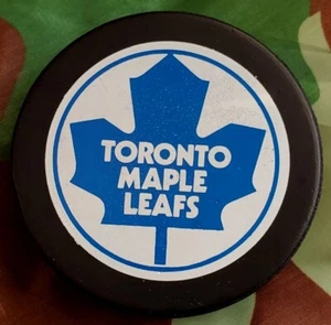 TORONTO MAPLE LEAFS NHL VINTAGE VICEROY MFG. OFFICIAL HOCKEY PUCK MADE IN 🇨🇦 - Picture 1 of 4