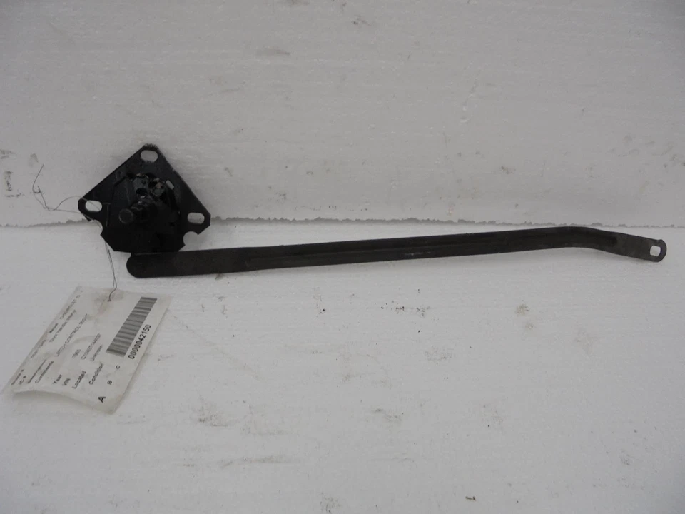 Оригинальная ручка защелки правой двери со стороны пассажира 65 Chevy C10  - Изображение 1 из 4