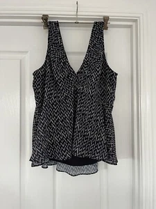 Veronika Maine Blouse Brand New Zigzag Flowy Pattern Size 8 Sleeveless - Picture 1 of 8