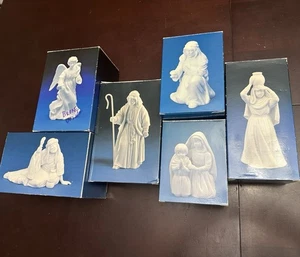 Avon Nativity Set 6 Piece White Porcelain Figurine Boxes & Foam  Vintage 1980s - Picture 1 of 11