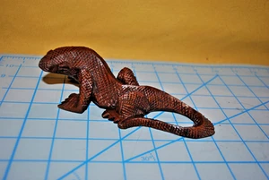 Hand Carved Wooden Crawling Lizard Komodo Dragon Lizard Reptile Statue ARUBA 6.2 - Picture 1 of 4