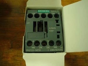 Siemens 3RH2122-1AP00 Contactor 230vac coil - Picture 1 of 4