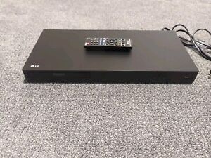 LG UP875 4K UHD Ultra HD 3D Blu-Ray Player, Lightly Used. Comes With Remote 