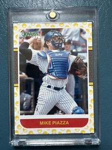 2021 Panini Donruss Baseball Mike Piazza Mask Emoji /19