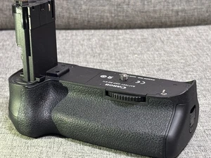 【Used】Canon Battery GRIP BG-E11 for EOS 5D Mark III 5Ds 5DsR from Japan 00084 - Picture 1 of 8