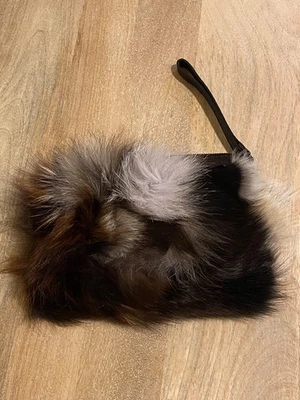 Patricia Nash Fox 毛皮腕带手拿包 多彩皮革钱包 — 第 1/4 张图片