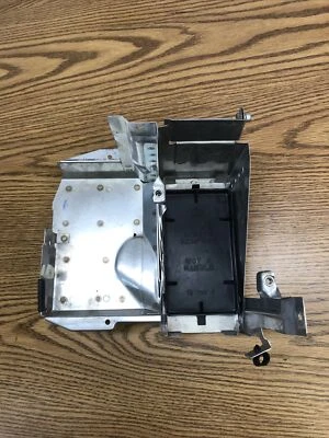 BMW K1200LT 1997-2004, PARTE BANDEJA BATERÍA # 61212305820 Foto 1 de 4