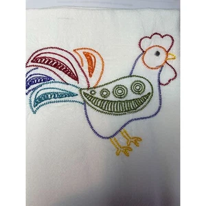 Máquina de Pollo Folksy Bordada Hecha a Mano 100% Algodón 32"" x 36"" NUEVA - Imagen 1 de 6