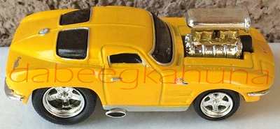 Funline 2000  Muscle Machines  Rubber Tires  Die-Cast  Yellow Corvette  3 1/8 " - Image 1 of 4