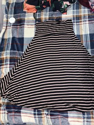 Falda corta línea A Design History a rayas talla pequeña. Cintura enrollada negra y tostada Foto 1 de 4