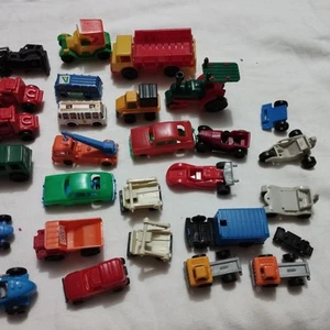Kinder Ferrero Vintage steckfiguren Figurine Auto Tractor Voiture Truck - Photo 1/10