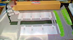 Herpa Wings 527354 - Amsterdam SCHIPHOL Pier G Ground Foil 110 x 65 cm in 1:500 - Bild 1 von 8
