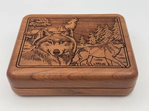 WILDERNESS WOODS Lasergravur Wölfe Wald Schmuckkästchen 6” x 5” - Bild 1 von 14