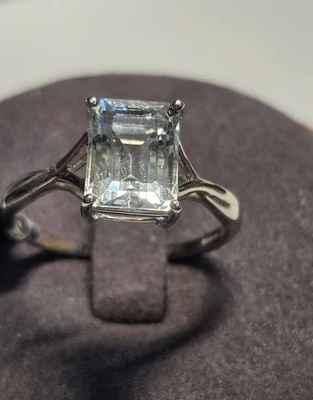 Кольцо из 10-каратного белого золота с бледным аквамарином TGGC 2,4 г размер 8,75 - Изображение 1 из 4