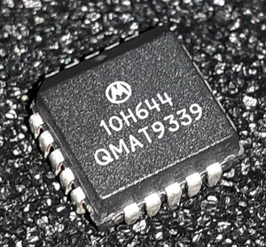 1pcs MC10H644 68030/040 PECL-TTL CLOCK DRIVER PLCC20 - Bild 1 von 1