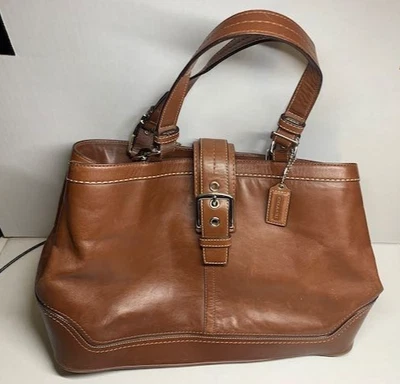 Cartera de cuero Coach Hampton con etiqueta modelo E0820-F12603 Foto 1 de 4