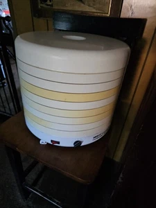 Gardenmaster Pro Food Dehydrator, 8 Trays, 8 E Tra Screens And Trays White - Picture 1 of 4