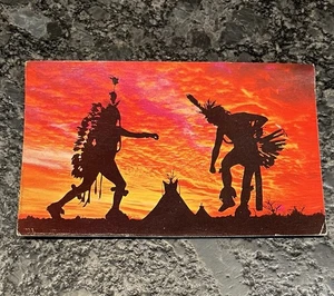Vintage Souvenir Farb Postkarte Indianerstamm Tanz schöner Sonnenuntergang Oklahoma - Bild 1 von 2