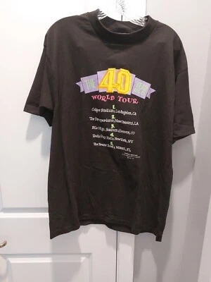 Camiseta Hallmark Greetings Talla L "40 Años" Gira Mundial Puntada Única. Foto 1 de 4