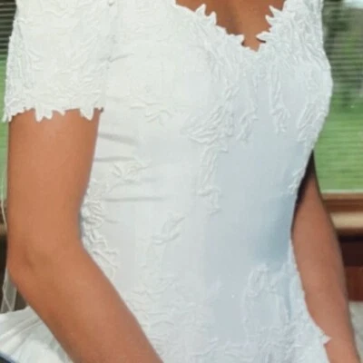 Wedding gown 1996 Raw Silk size M,  White, short sleeve, V neckline off shoulder - Image 1 of 4