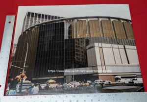 New York Rangers & Knicks home Madison Square Gardens Original 16 x 20" photo - Picture 1 of 1