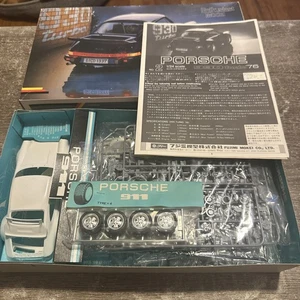 Vintage Fujimi Porsche 930 Turbo - 1/24 Model Kit - Picture 1 of 24