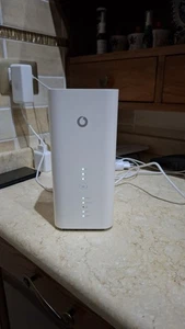 ROUTER HUAWEI 4G 3 PRIME LTE Cat19 FWA B818-263 Giga Cube Multi Operatori - Zdjęcie 1 z 8