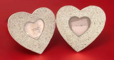 2 marcos de fotos en forma de corazón de 8x8" Ampersand brillante mesa fotos de madera de 4" Foto 1 de 4