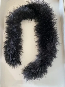 SCHWARZE FLAUSCHIGE FEDERÄHNLICHE BOA HALLOWEEN VERKLEIDEN 47" MÄDCHEN KOSTÜM - Bild 1 von 3