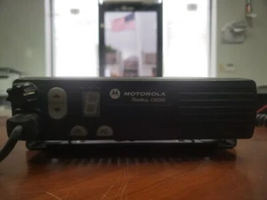 Motorola Radius CM200 4Ch 25W UHF 438-470 MHz Radio AAM50RNC9AA1AN - Zdjęcie 1 z 4