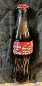 Vintage Coca-Cola Racing Family 8 oz. Bottiglia mai aperta - Foto 1 di 1