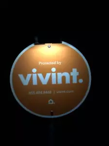 1 - VIVINT. Reflective Security Yard Sign w. 4 Decals & Solar light 4 nights - Picture 1 of 3