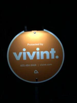 1 - VIVINT. Reflective Security Yard Sign w/ 6 Decals & Solar light 4 nights