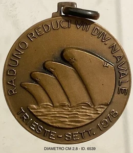 MARINA MILITARE RADUNO REDUCI VIIa DIVISIONE NAVALE MEDAGLIA TRIESTE SETT. 1978 - Picture 1 of 2
