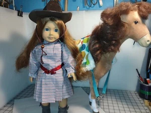 American Girl Doll Saige 2013 In CowGirl Outfit w/18" Brown Chestnut Horse  2016 - Picture 1 of 22